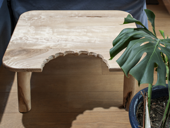 en frêne massif et sculpté